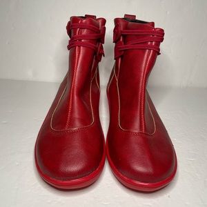 Women's red casual leather booties ankle boot flat gently used size 8.5 no brand